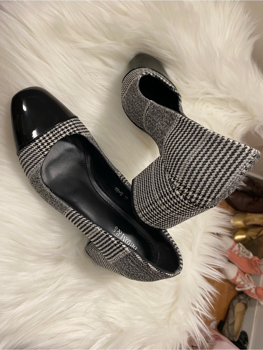 Houndstooth Block Heel Pumps in Black and White
